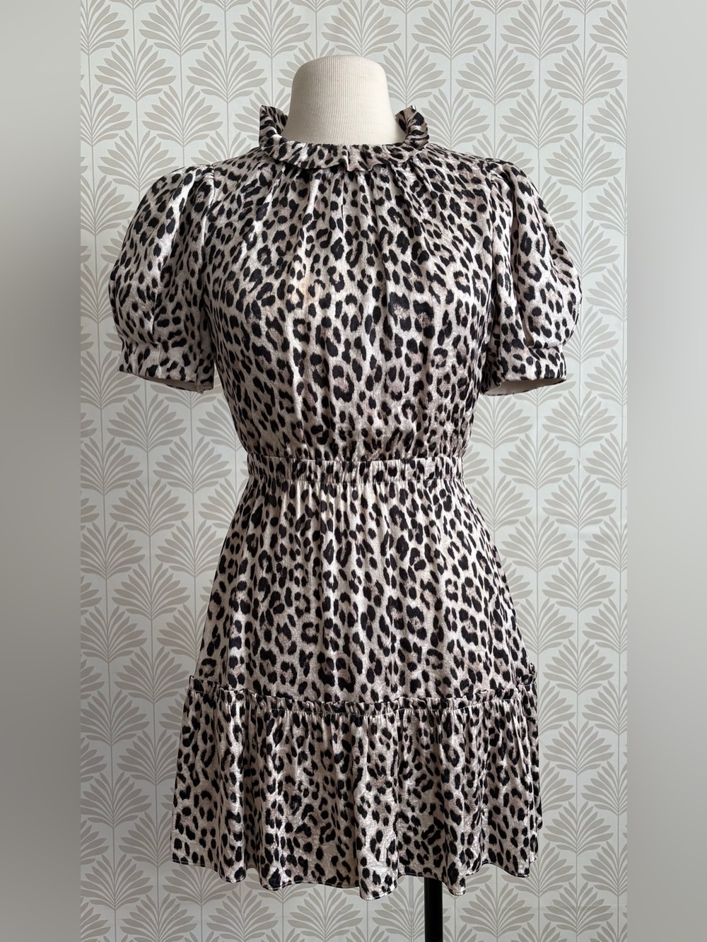 Alice + Olivia Beige and Black Leopard Print Puff Sleeve Midi Dress